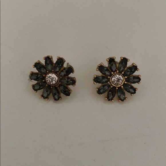 Black & gold floral earrings - Picture 1 of 2